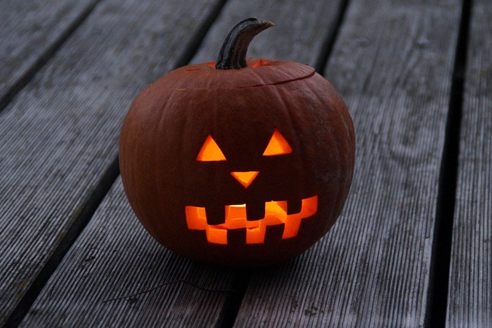 How Spooky Is Your October? quiz cover